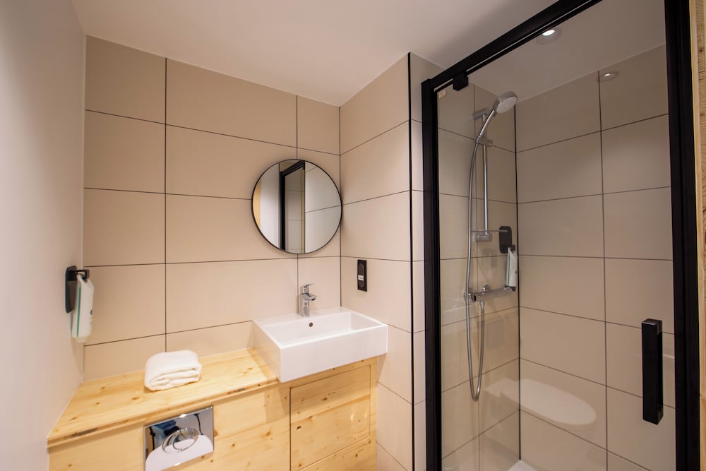 Фото EasyHotel Marseille Euromed