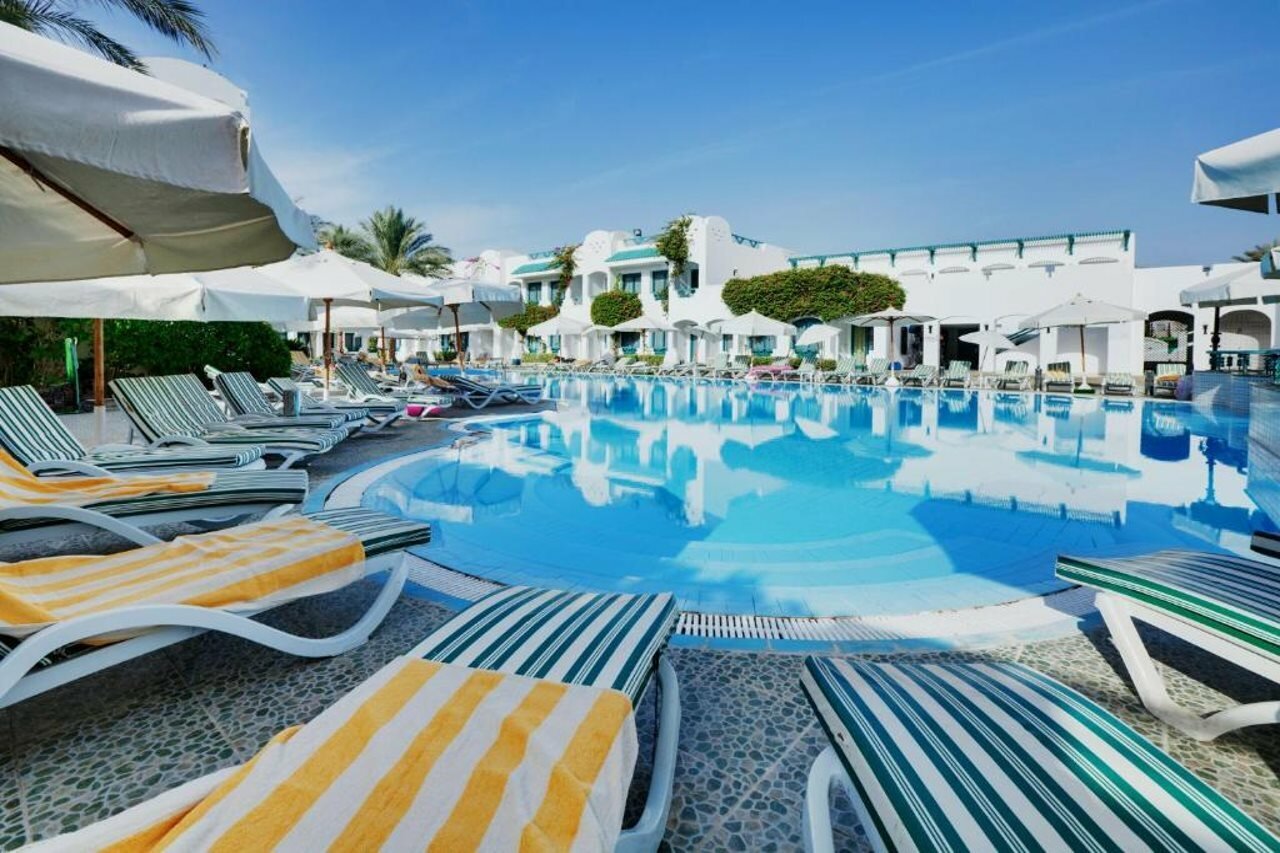 Фото Falcon Hills Hotel