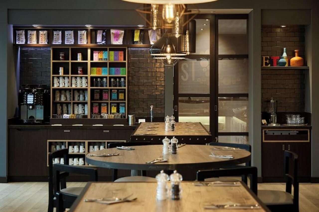 Фото Premier Inn Hamburg City