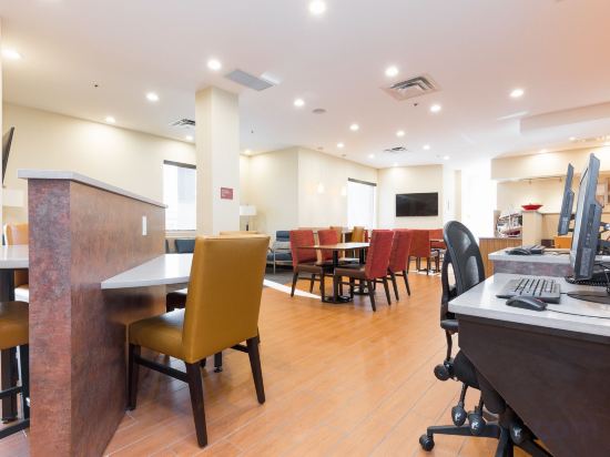 Фото TownePlace Suites by Marriott Edmonton South