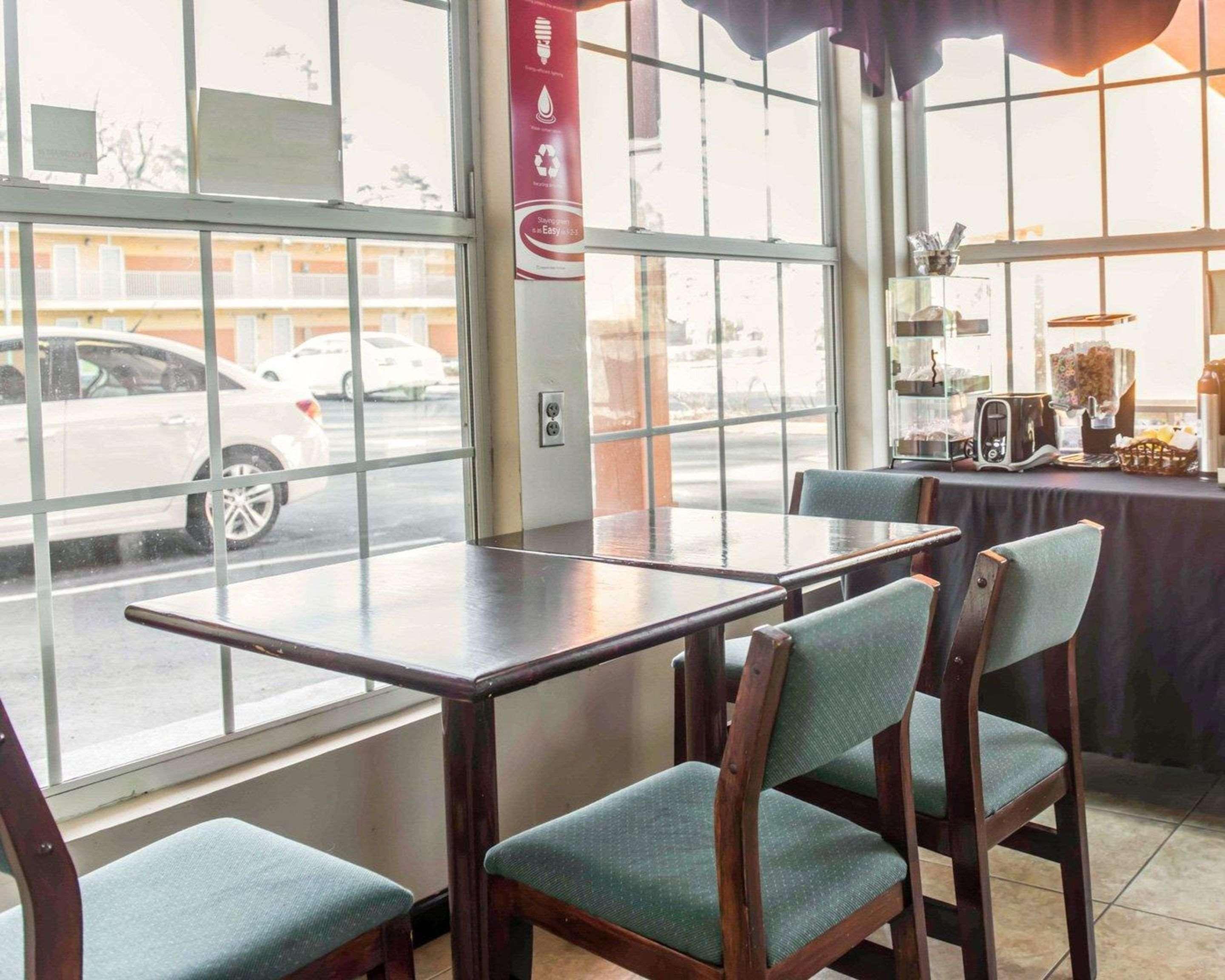 Фото Econo Lodge Tallahassee