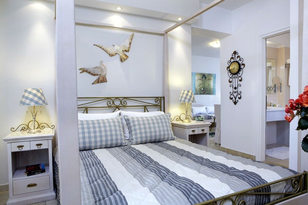 Фото Mitos Suites