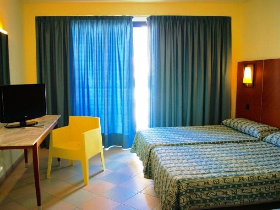 Фото Port Fiesta Park Hotel