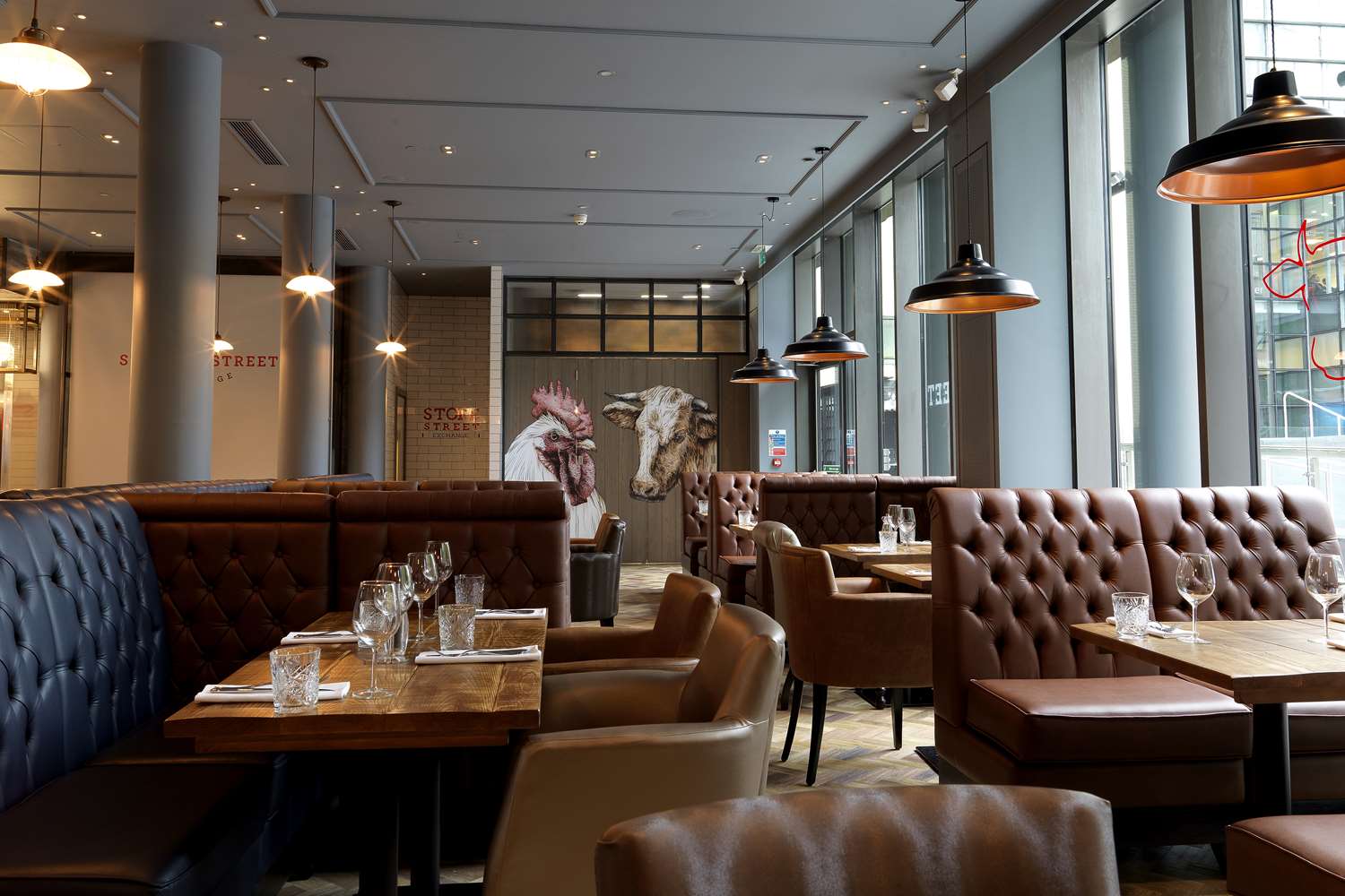 Фото DoubleTree by Hilton Manchester - Piccadilly