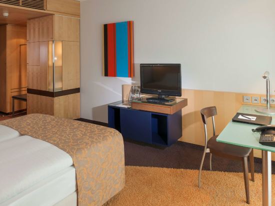 Фото Hotel Dorint An der Messe Koln