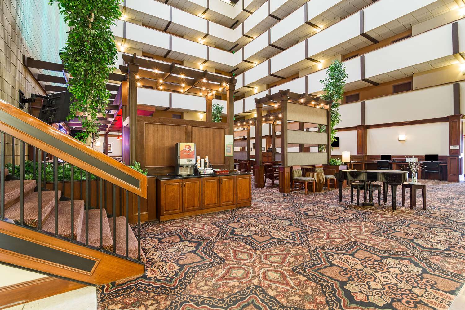 Фото Clarion Hotel Convention Center