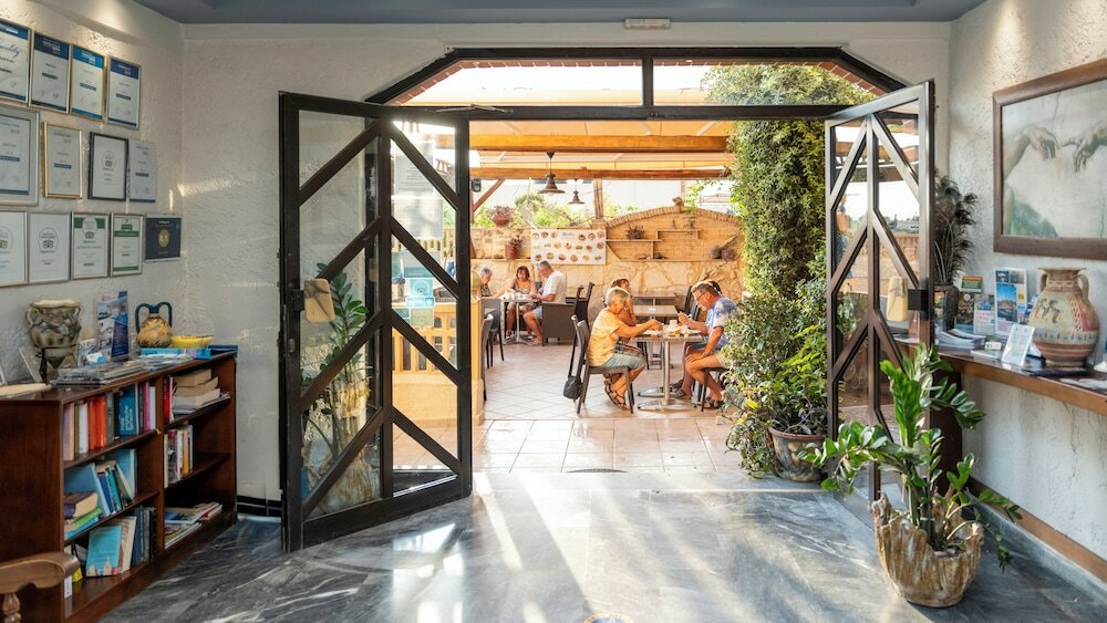 Фото Erato Hotel