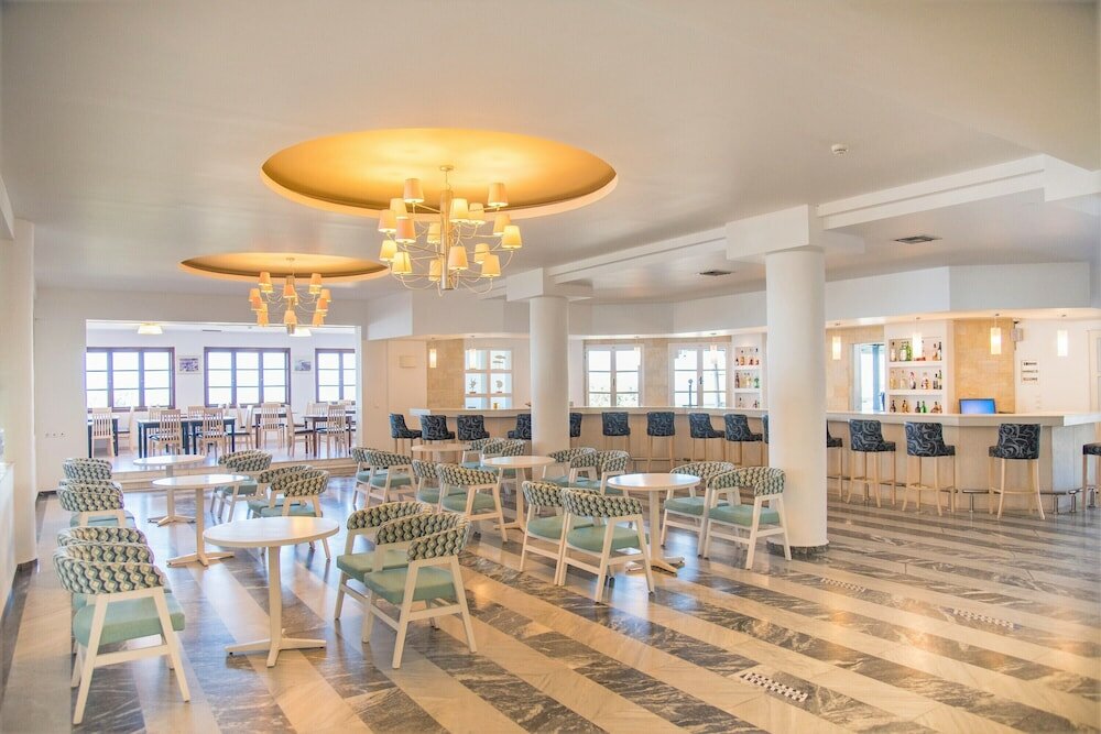 Фото Semiramis Village