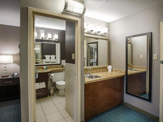 Фото DoubleTree by Hilton Roseville Minneapolis