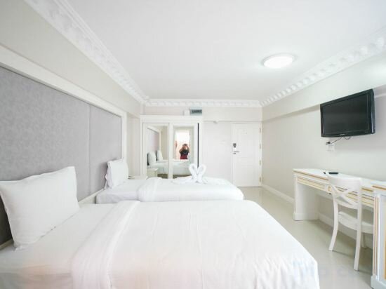 Фото Romance Hotel Sukhumvit 97