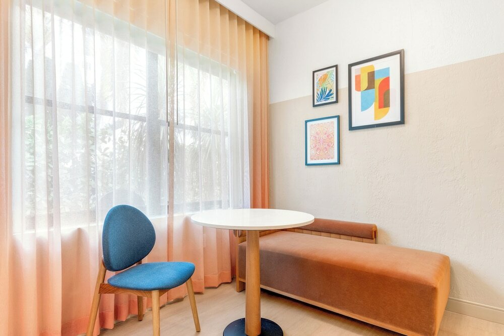 Фото South Beach Plaza Hotel