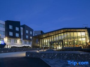 Гостиница Holiday Inn Express & Suites Queenstown, an Ihg Hotel