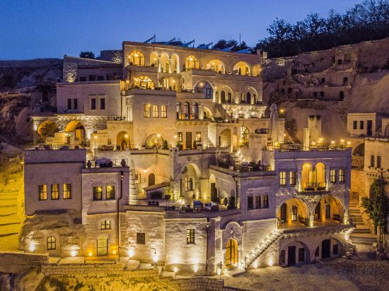 Фото Nino Cave Suites