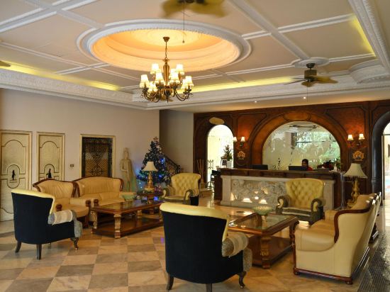 Фото Four Seasons Place