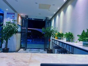 Mei'er Haiyuetai Hotel (No. 18 Jixiang Street), hotel