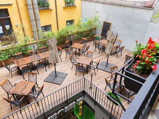 Фото 4 Arts Apartments by Adrez Living