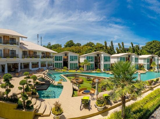 Фото Vannee Golden Sands Beachfront Resort