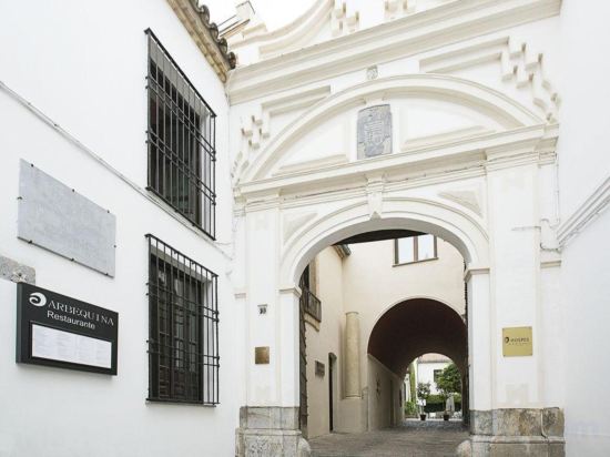 Фото Hospes Palacio del Bailío