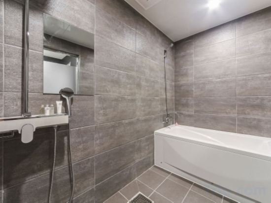 Фото Busan Daeyeondong Hotel With