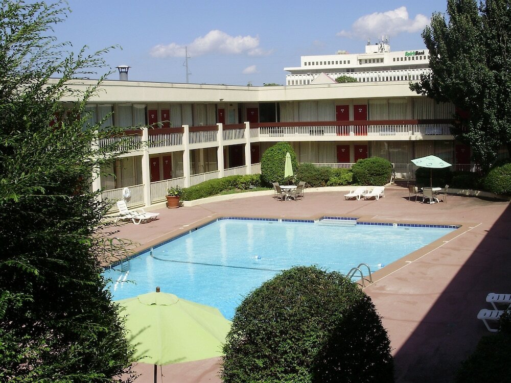 Фото Trade Winds Central Inn