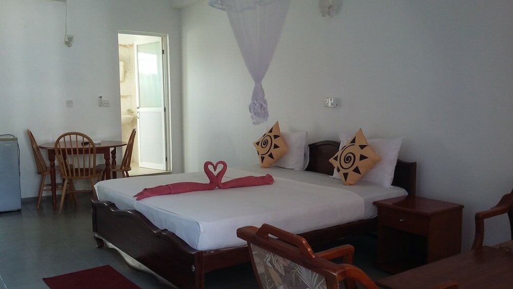 Фото Oasis Beach Resort