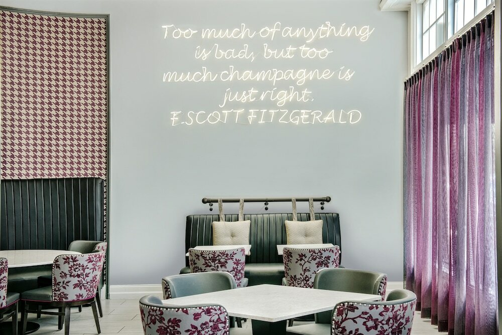 Фото Hotel Indigo Dallas Downtown