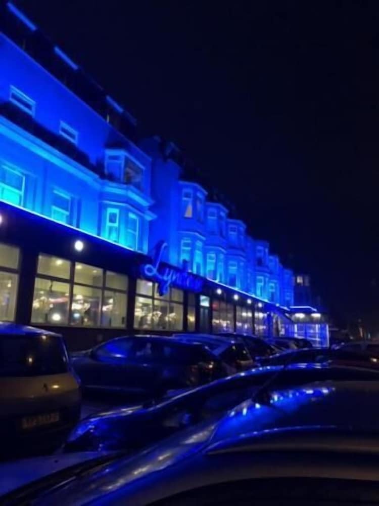 Фото Lyndene Hotel