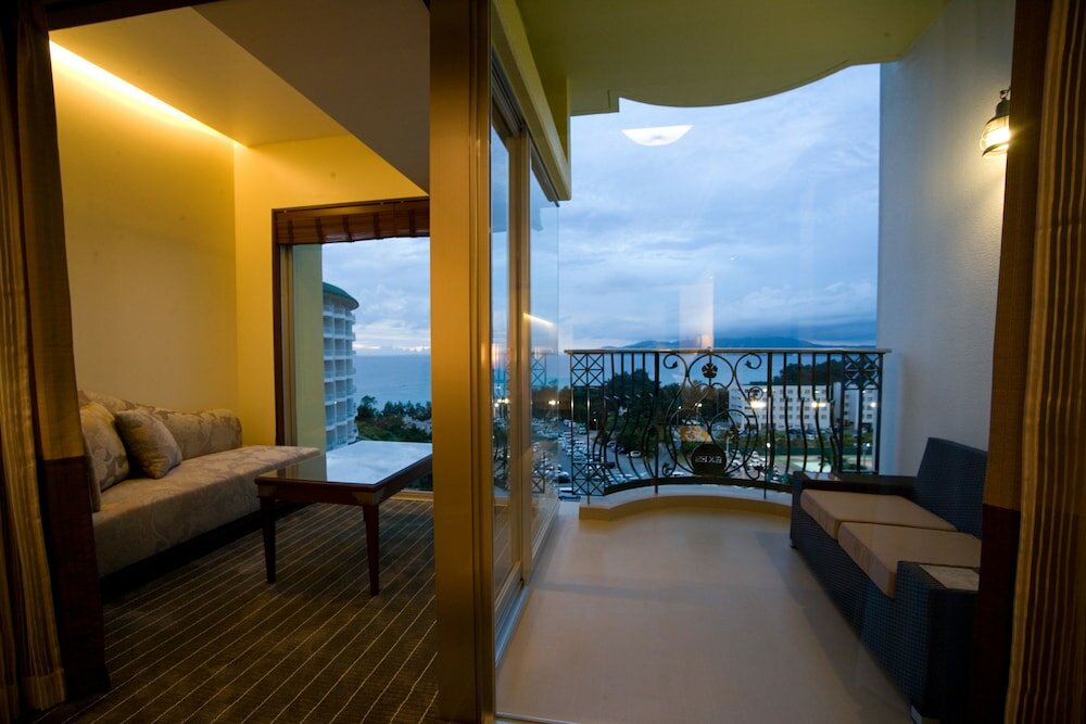 Фото Okinawa Kariyushi Resort Exes Onna