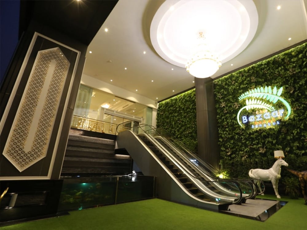 Фото The Bazaar Hotel