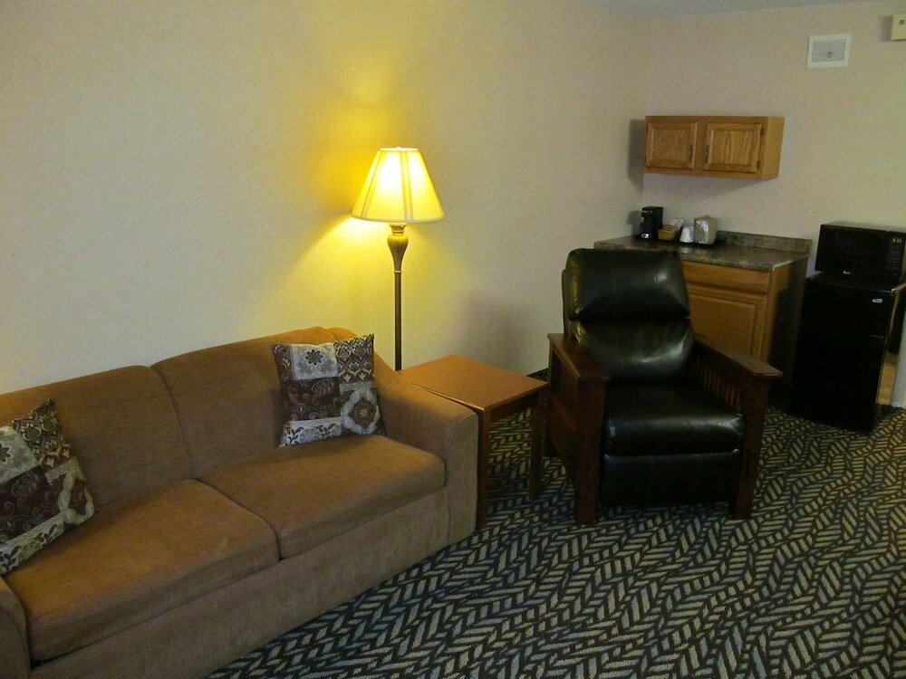 Фото Fireside Inn & Suites