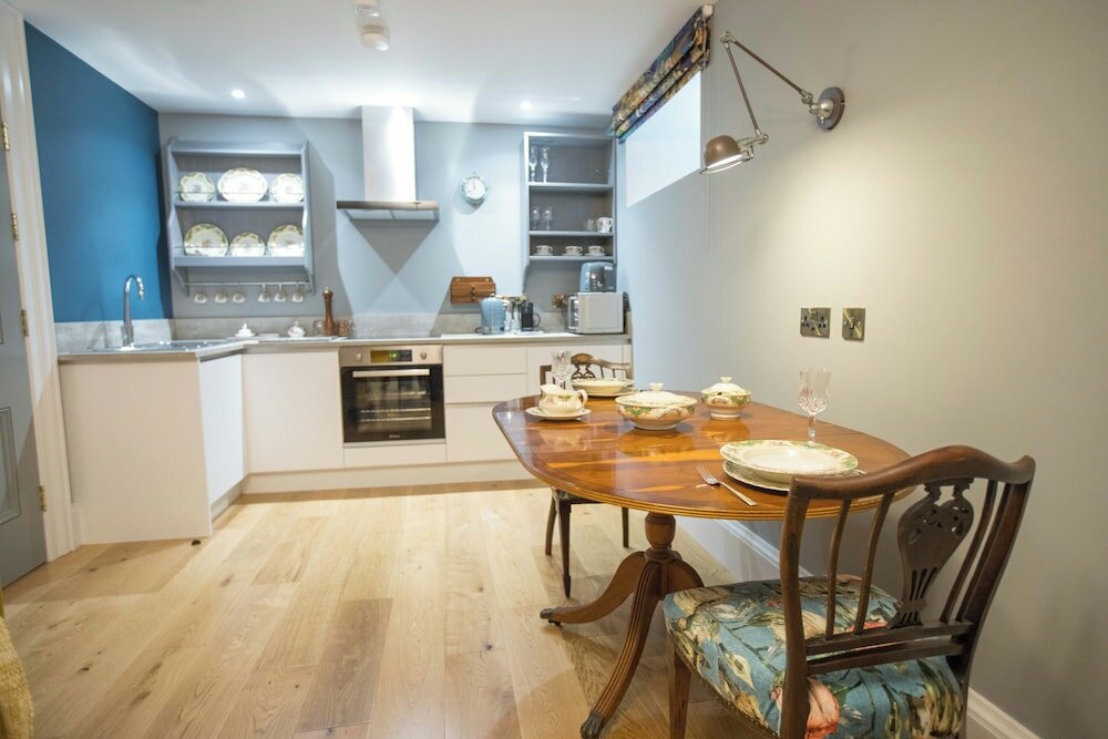 Фото Bishop's Gate Hotel