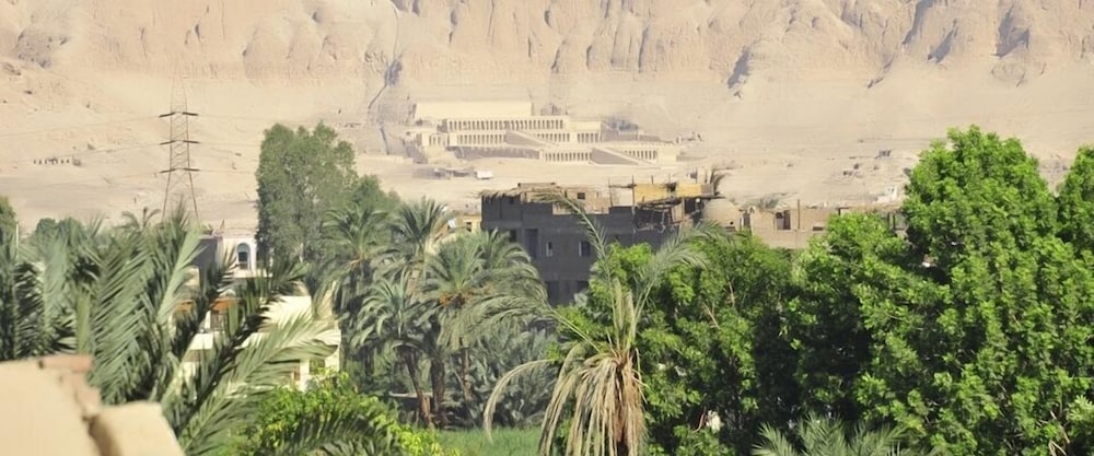 Фото Alhambra Hotel