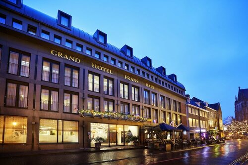 Внешний вид отеля Amrâth Grand Hotel Frans Hals в Харлеме, фото 1