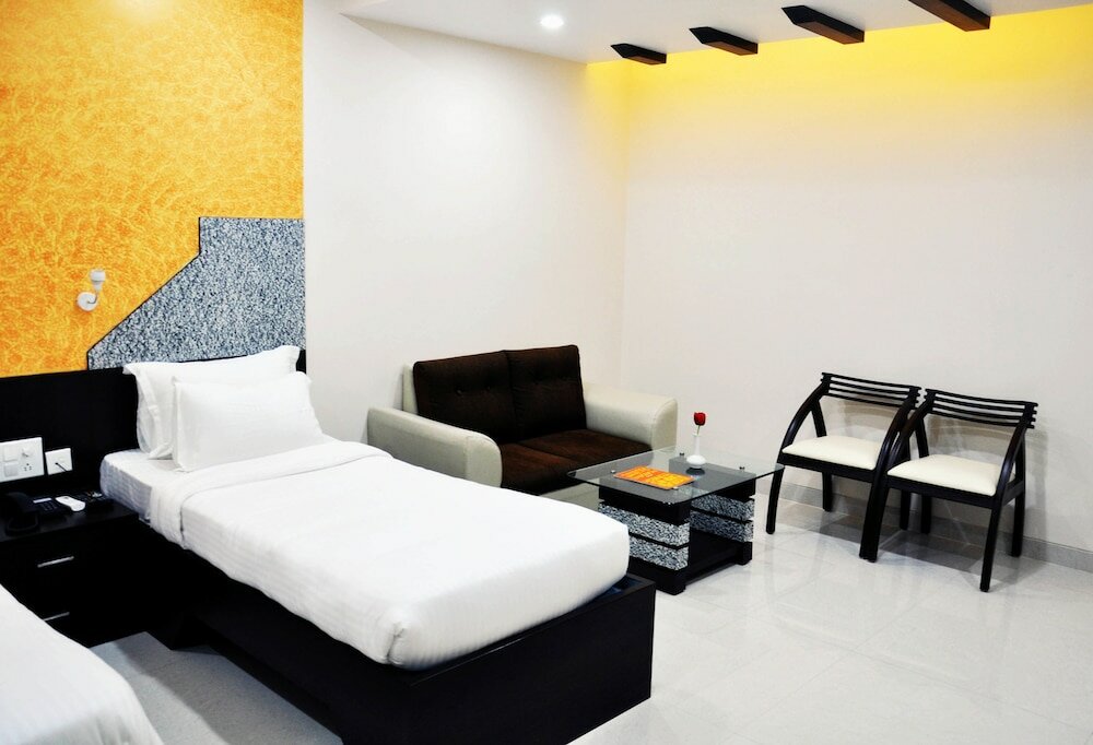 Фото Savera A Business Luxury Hotel