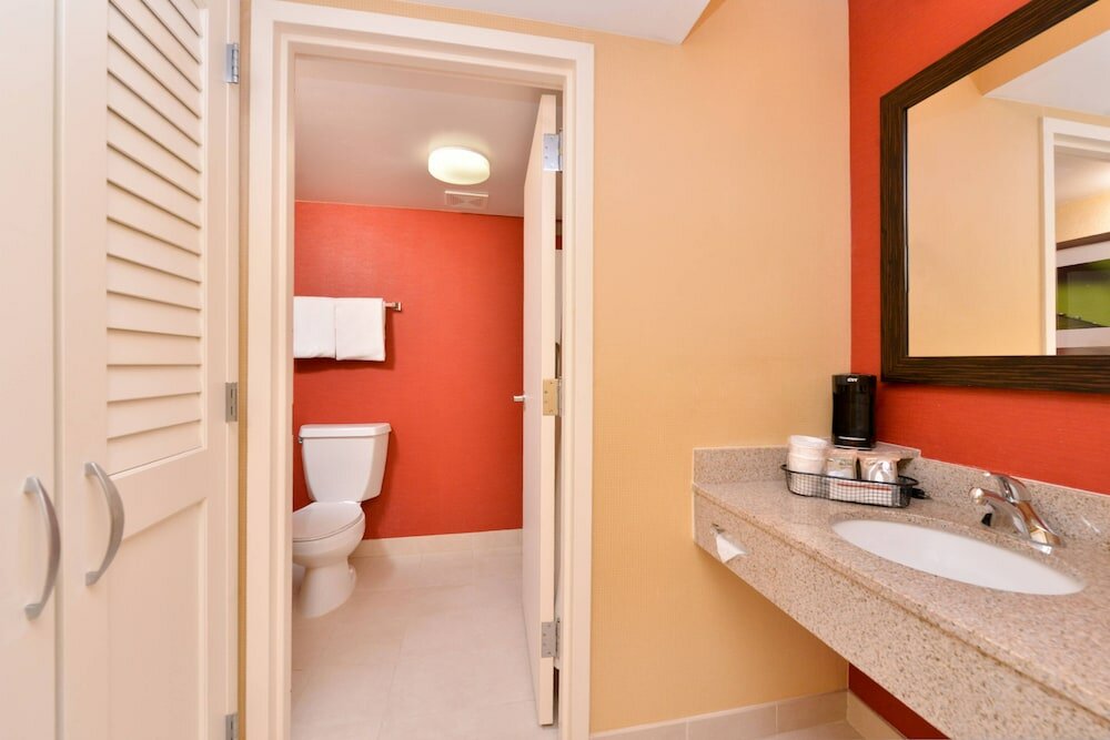 Фото Courtyard by Marriott Tampa North I 75 Fletcher