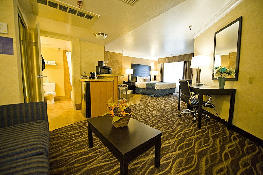 Фото Hotel d’Lins Ontario Airport