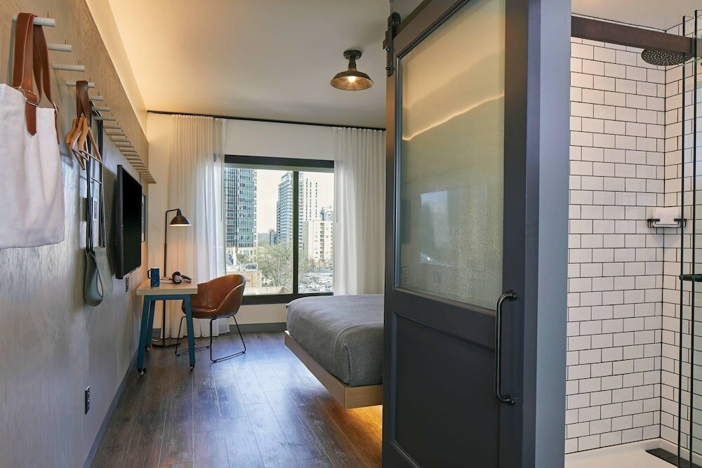 Фото Moxy Atlanta Midtown