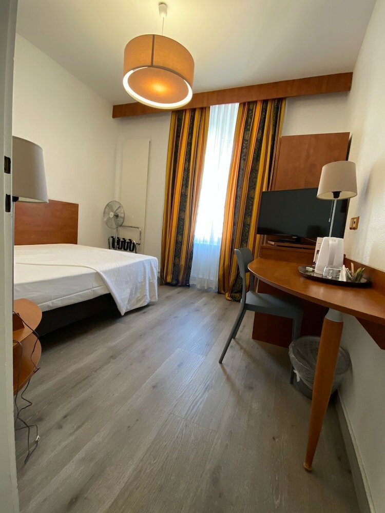 Фото Admiral Hotel