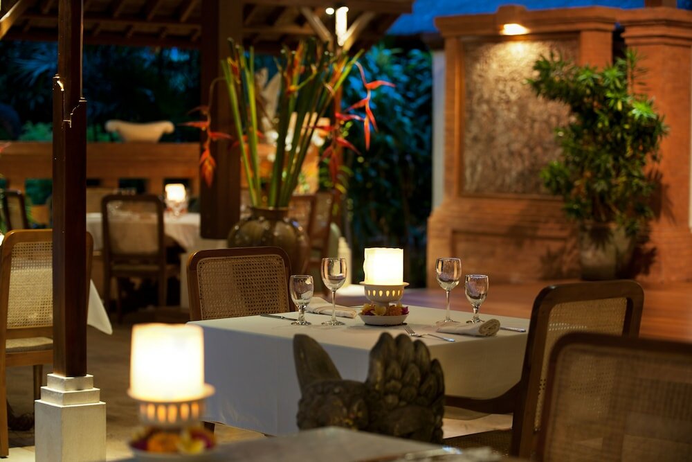 Фото Tandjung Sari Hotel