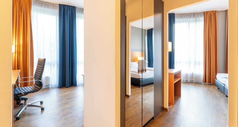 Фото Plaza Premium Köln