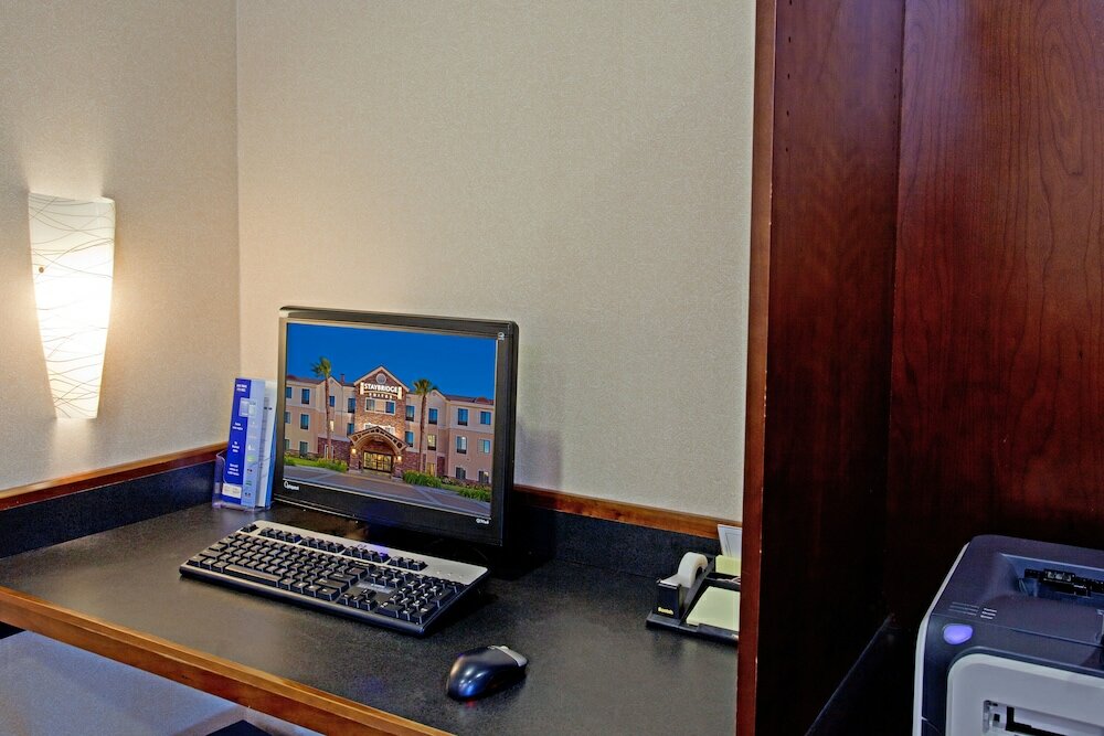Фото Staybridge Suites Palmdale, an Ihg Hotel