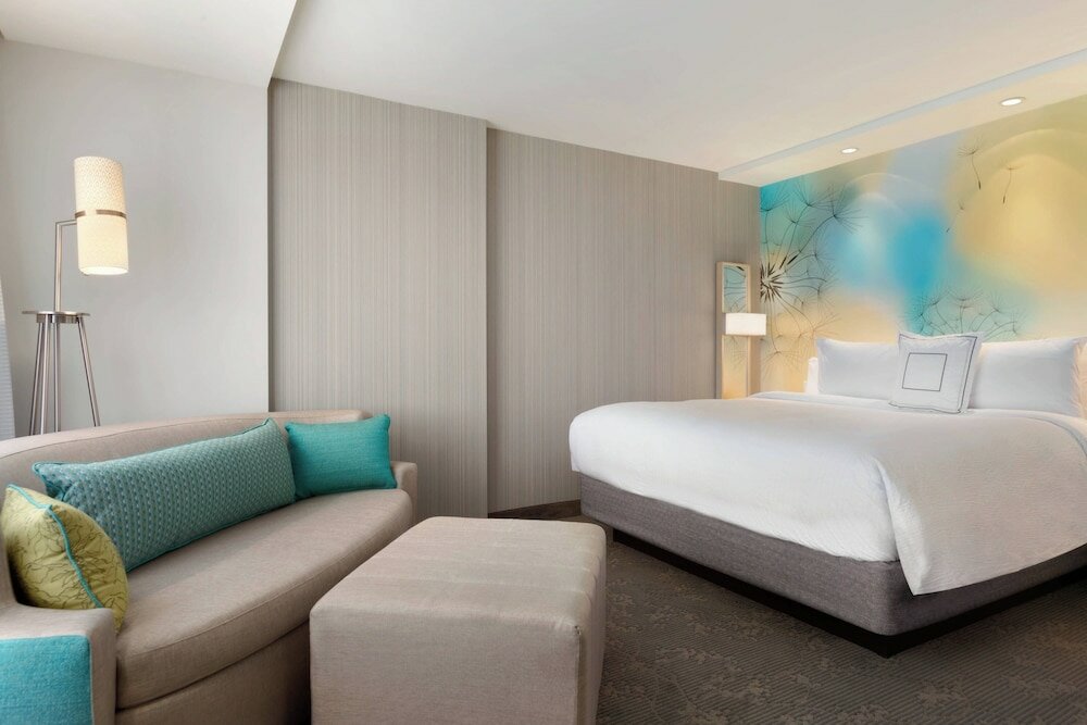 Фото Courtyard by Marriott Toronto Mississauga/West