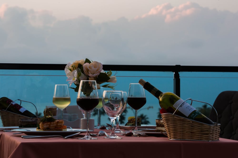 Фото Euphoria Batumi Convention & Casino Hotel