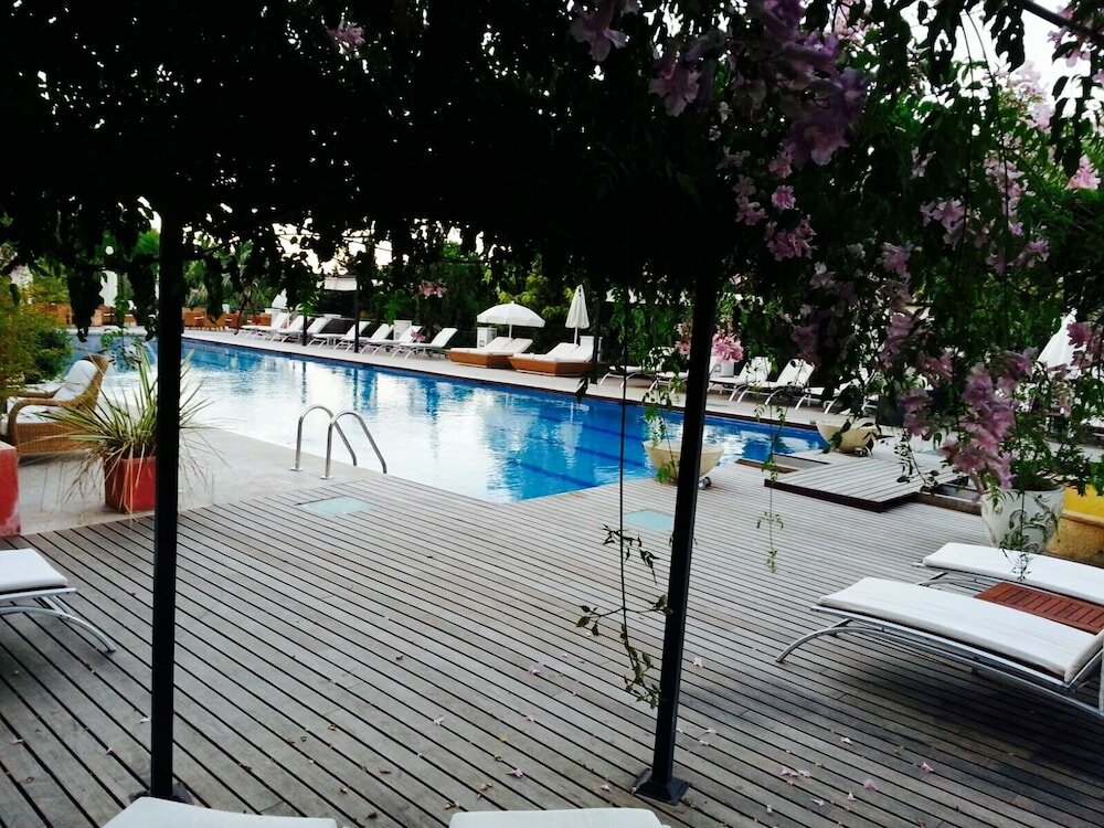 Фото Hotel Les Rotes