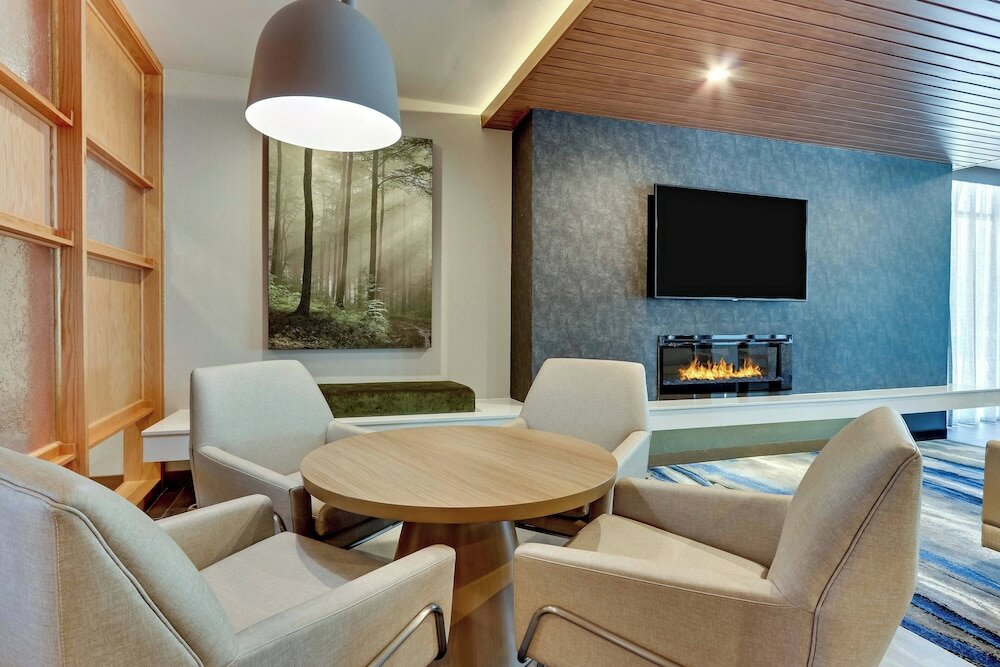 Фото Fairfield Inn & Suites by Marriott Dallas Love Field