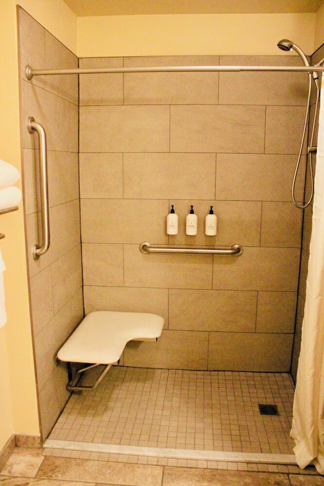 Фото Cobblestone Hotel & Suites – Devils Lake