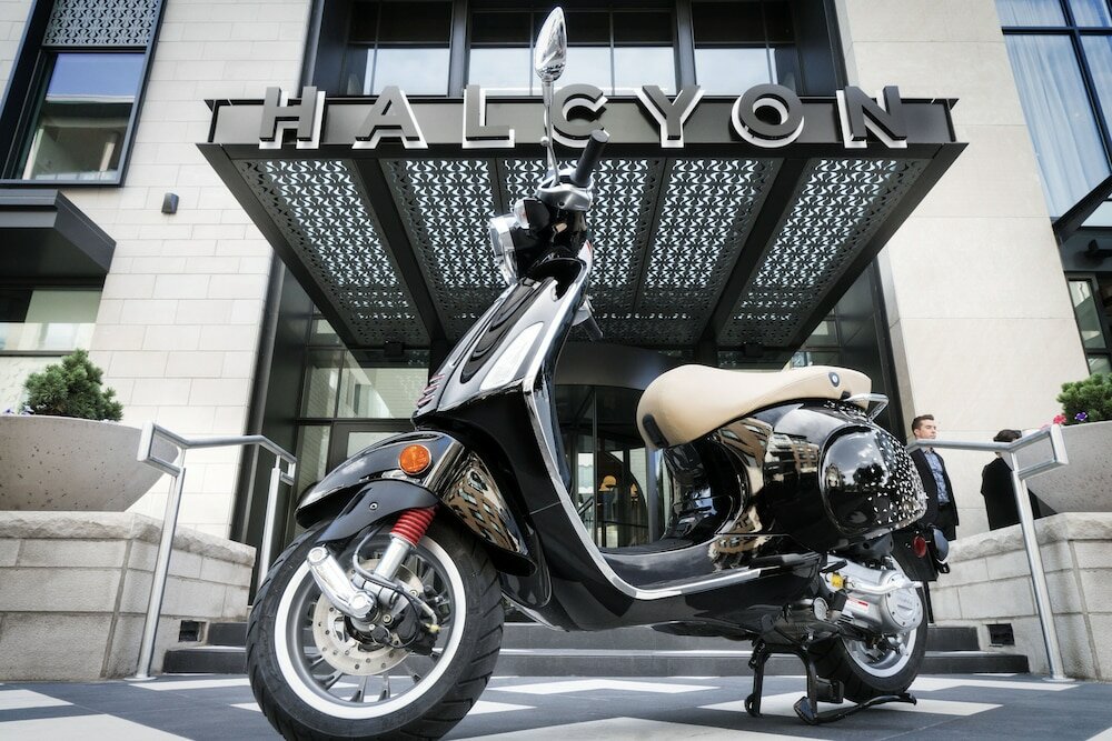 Фото Halcyon - a hotel in Cherry Creek