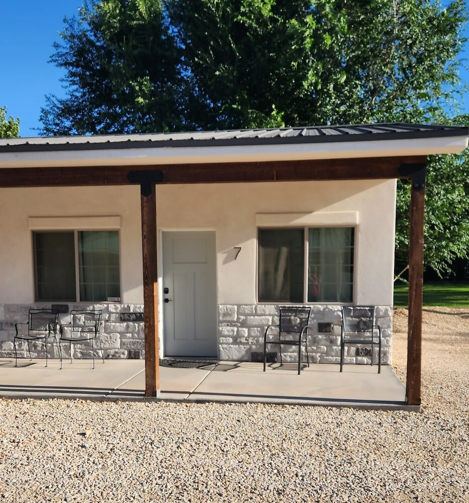 Фото Hurricane Hideaway Lodging