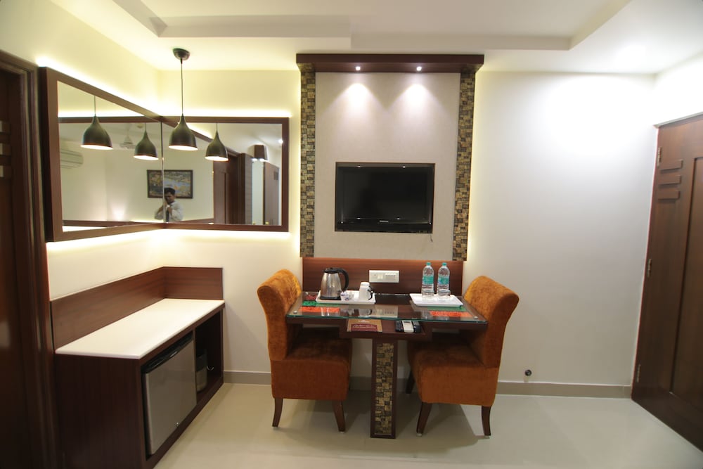 Фото Hotel Taj Inn