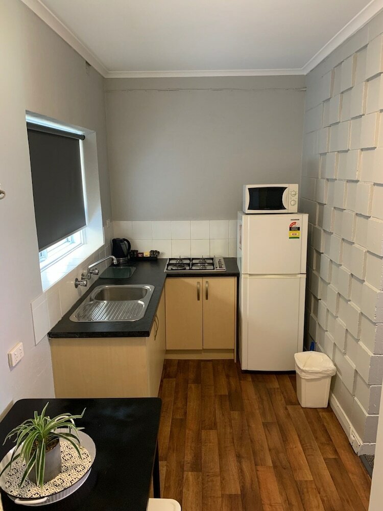 Фото Hello Adelaide Motel and Apartments